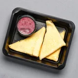 Zdjęcie produktu Naleśniki z serkiem i sosem borówkowym