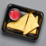 Zdjęcie produktu Naleśniki z serkiem wanilinowym i sosem malinowym