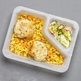 Zdjęcie produktu Fit kotlety kalafiorowe z kaszą bulgur i wiosenną mizerią