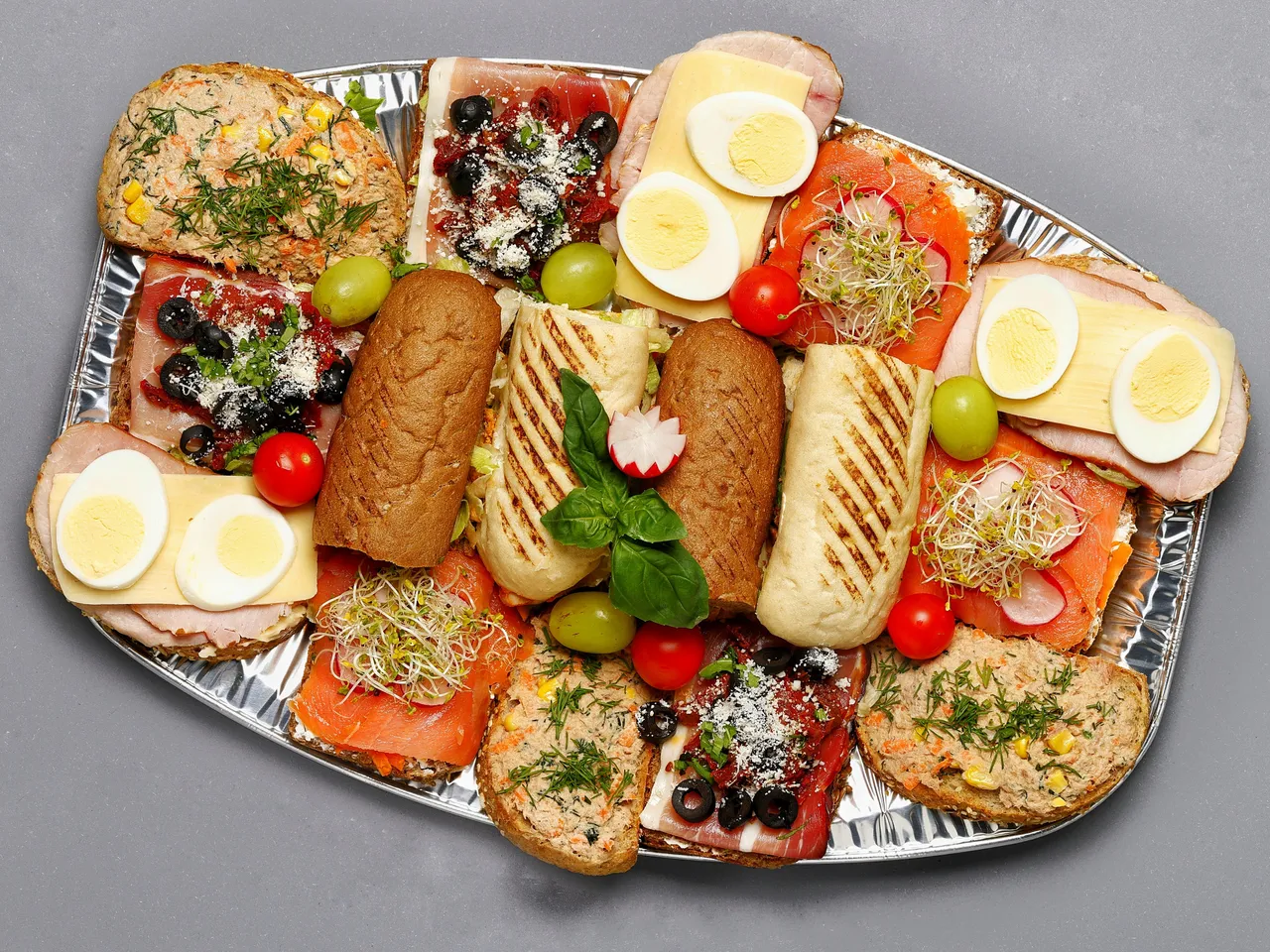 Zdjęcie produktu Patera konferencyjna-zestaw kanapek dla 5-6 osób