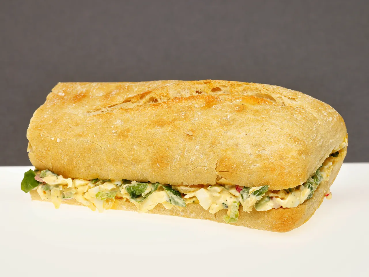 Zdjęcie produktu "duża buła" pasta jajeczna-ciabatta 9x17 cm z pastą jajeczną